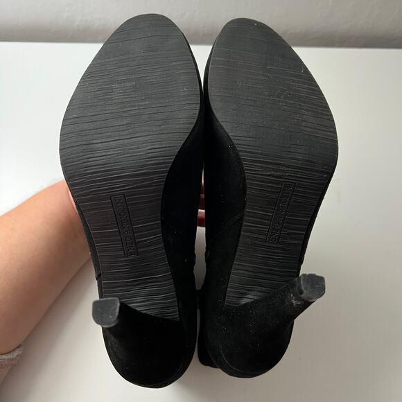 Enzo Angiolini Eavaried Sued Booties with Chain Size 7.5M Minimalist Date Night - Picture 7 of 13